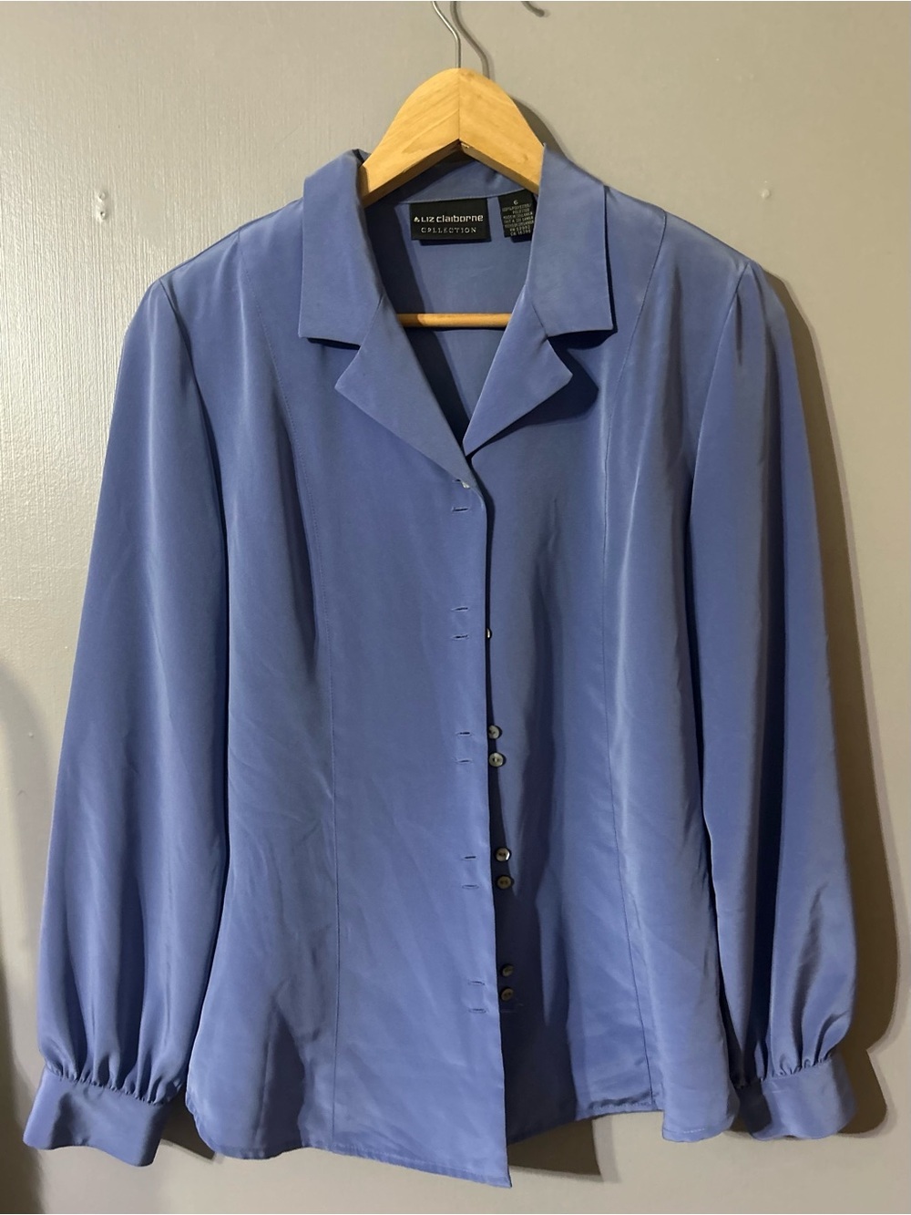 Liz Claiborne Periwinkle Button-Front Blouse Size 6 100% polyester